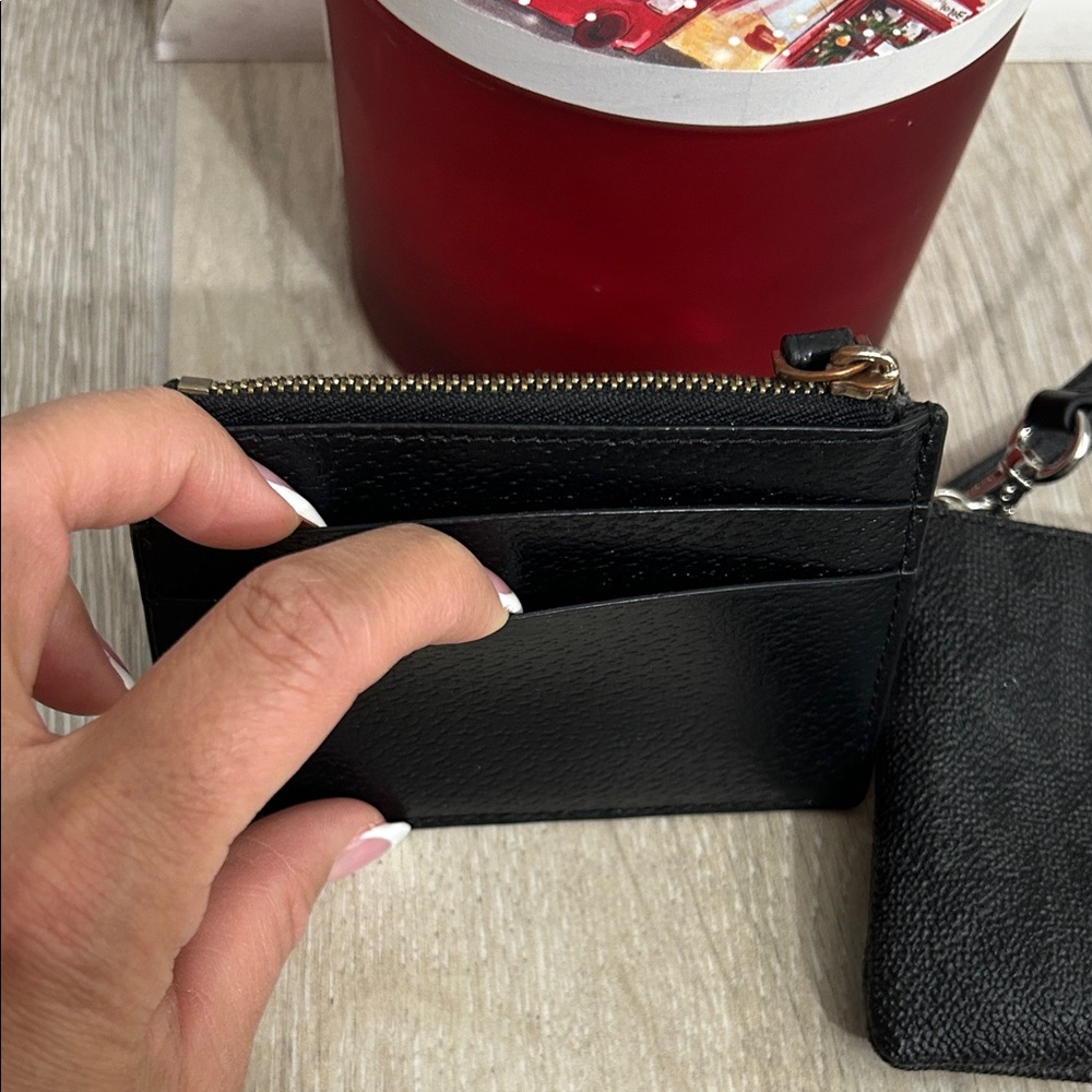 SOLD SOLD Bundle of Kate Spade Card Holder and Michael Kors Wristlet - Picture 5 of 10